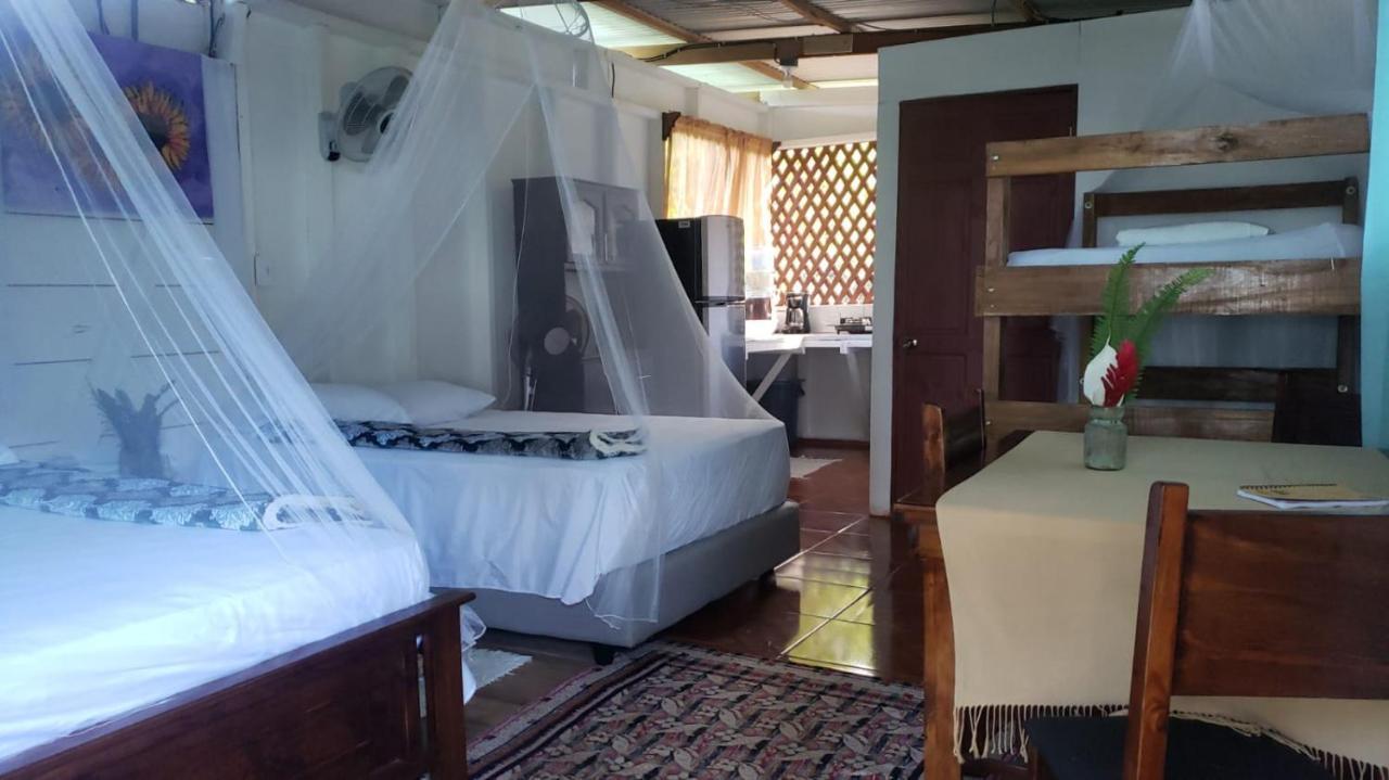 Hostal Cecilia Puerto Viejo de Talamanca Ngoại thất bức ảnh