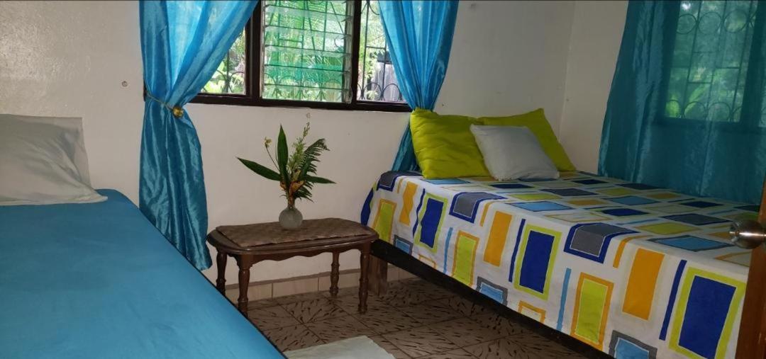 Hostal Cecilia Puerto Viejo de Talamanca Ngoại thất bức ảnh