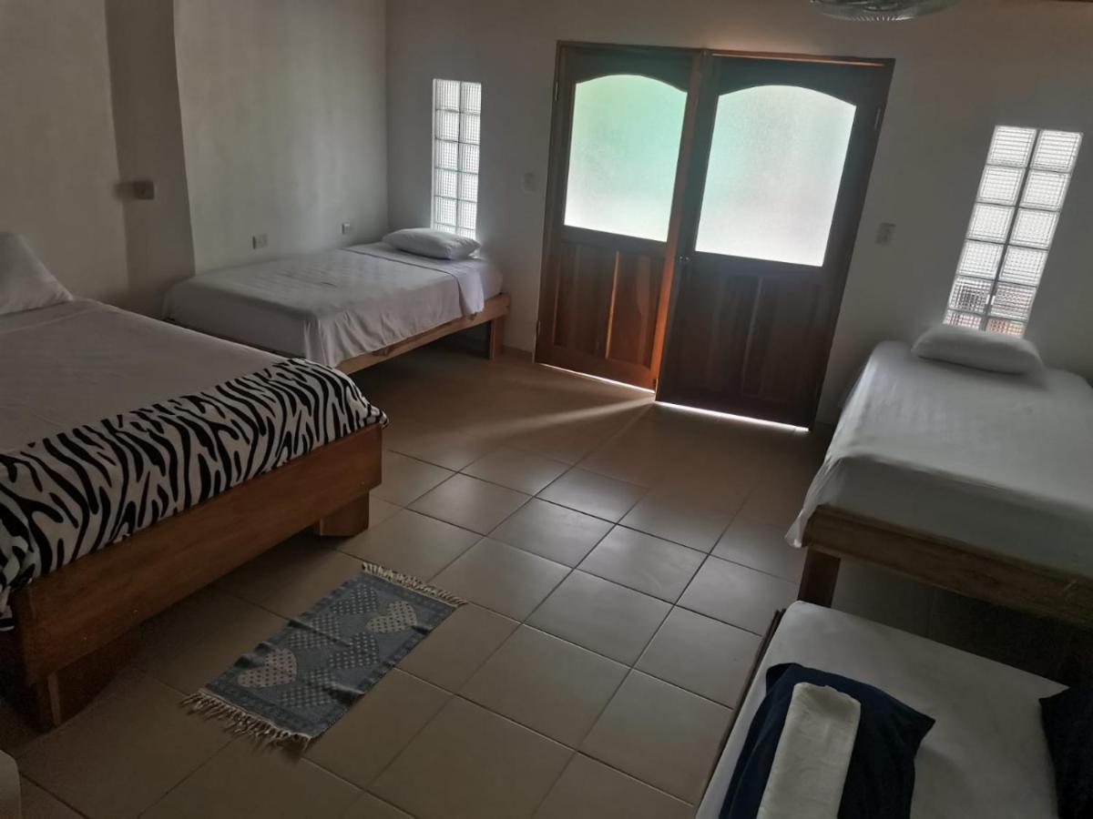 Hostal Cecilia Puerto Viejo de Talamanca Ngoại thất bức ảnh