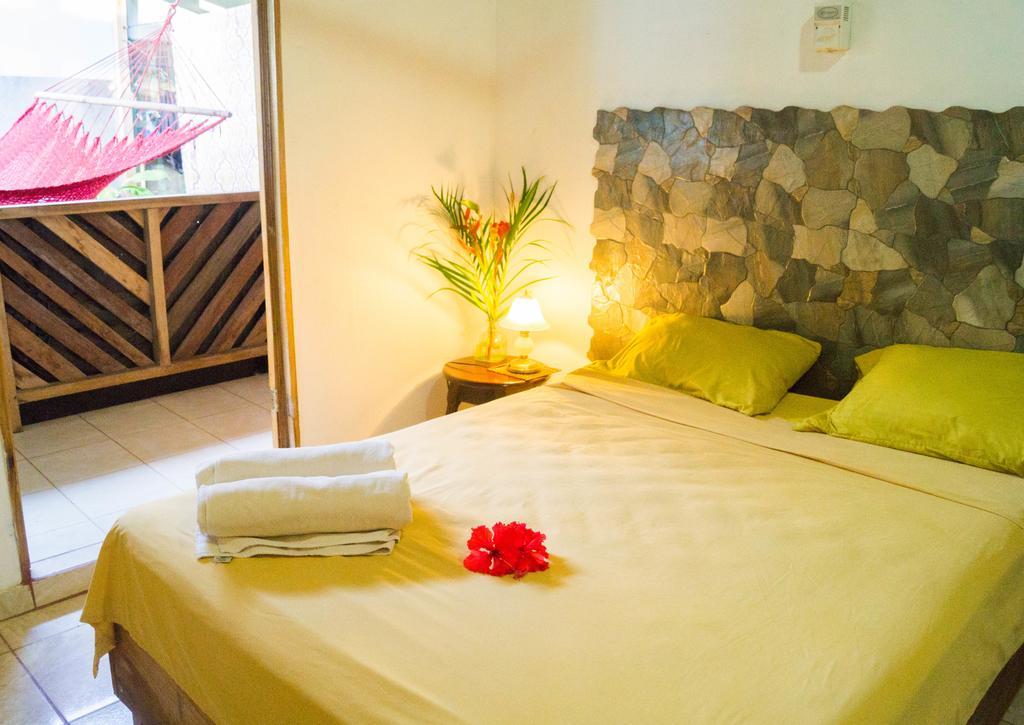 Hostal Cecilia Puerto Viejo de Talamanca Ngoại thất bức ảnh