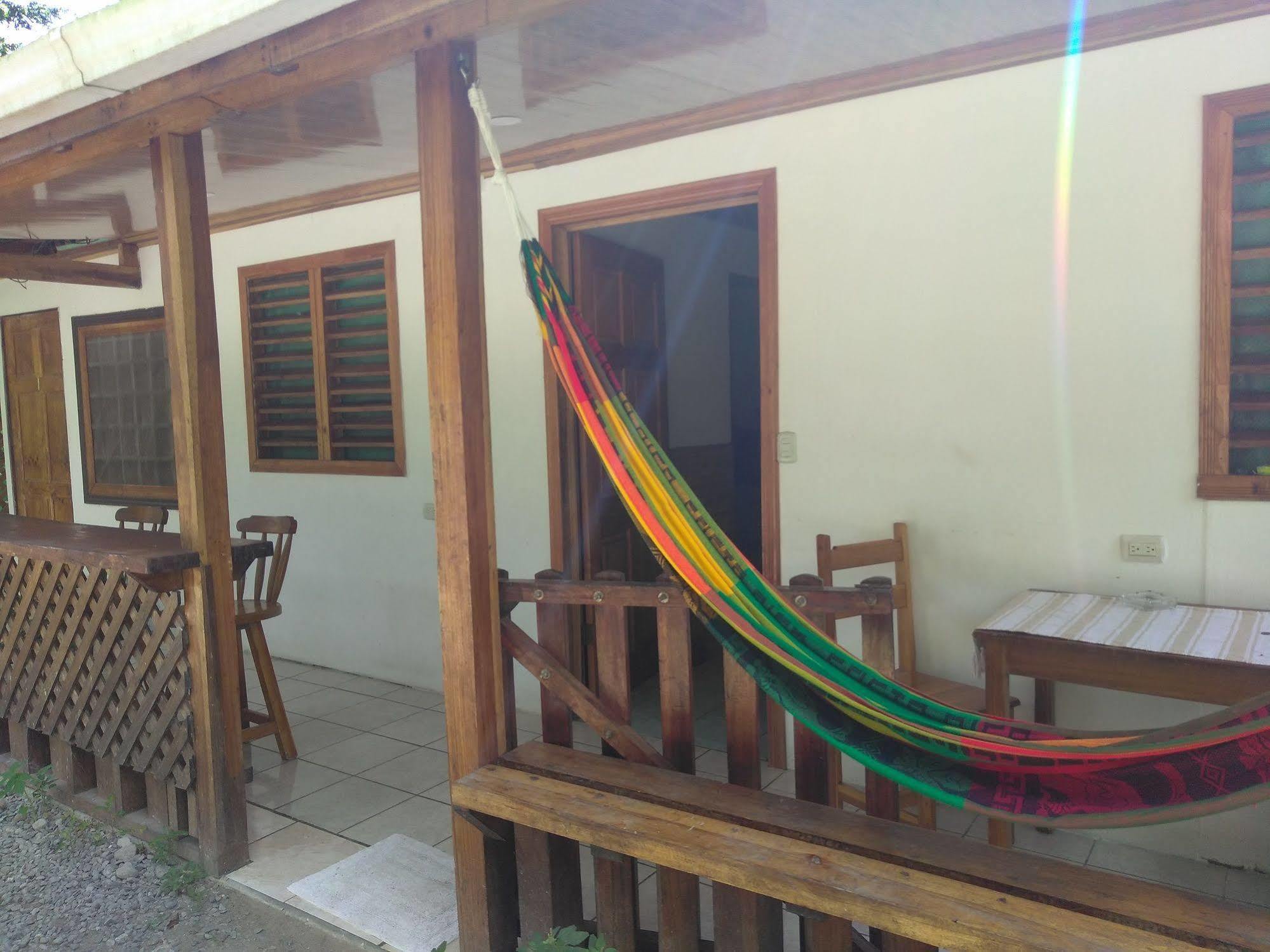 Hostal Cecilia Puerto Viejo de Talamanca Ngoại thất bức ảnh