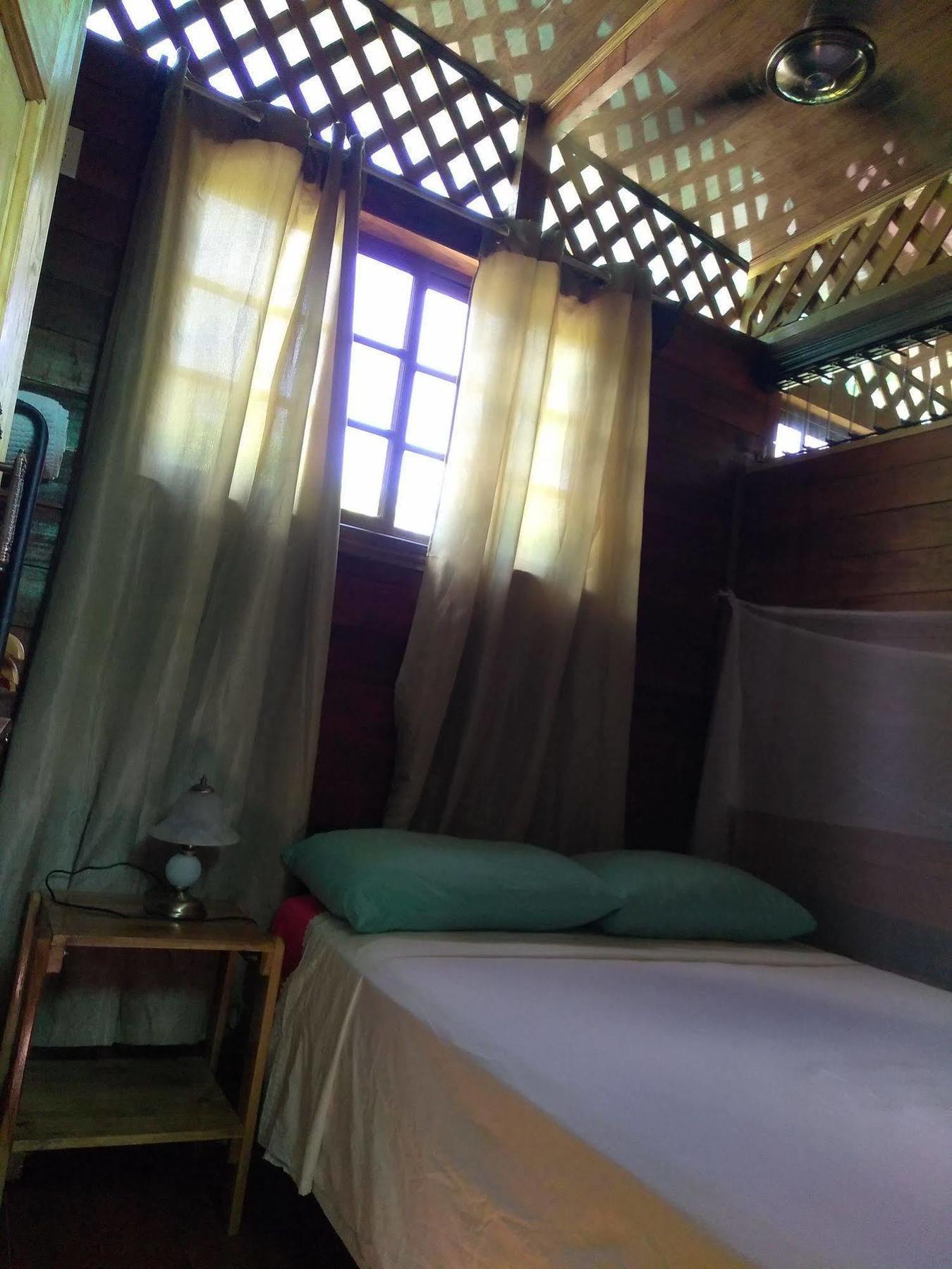 Hostal Cecilia Puerto Viejo de Talamanca Ngoại thất bức ảnh