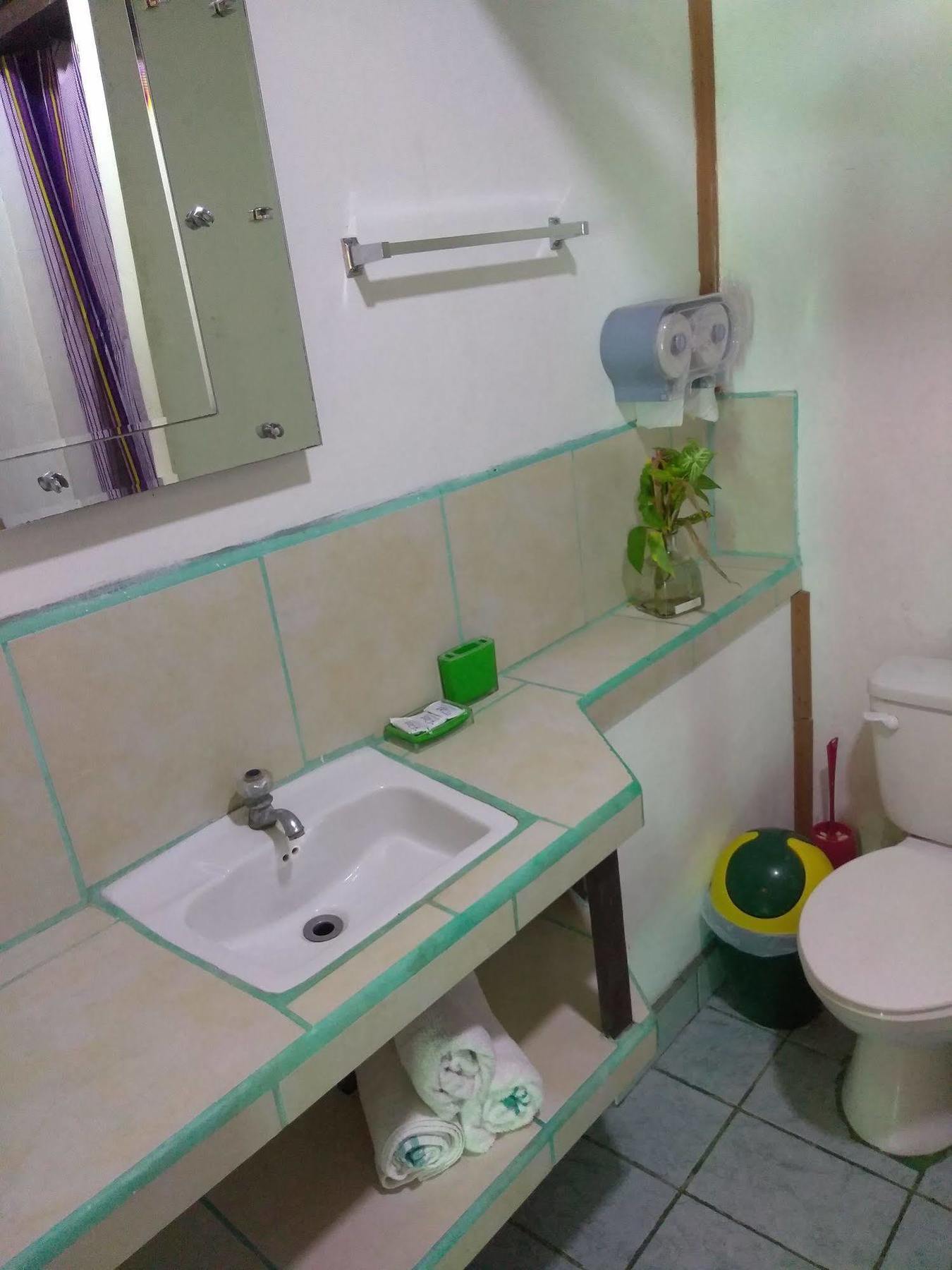Hostal Cecilia Puerto Viejo de Talamanca Ngoại thất bức ảnh