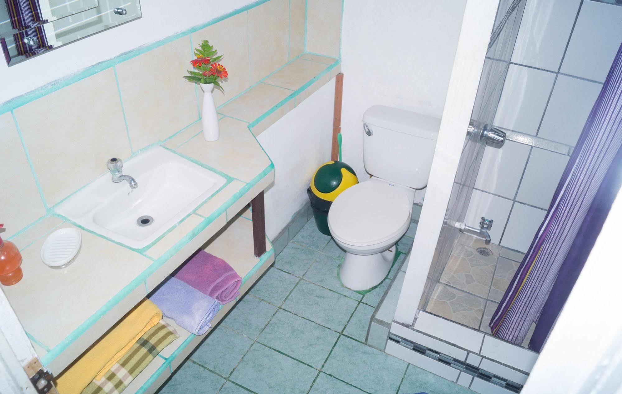Hostal Cecilia Puerto Viejo de Talamanca Ngoại thất bức ảnh