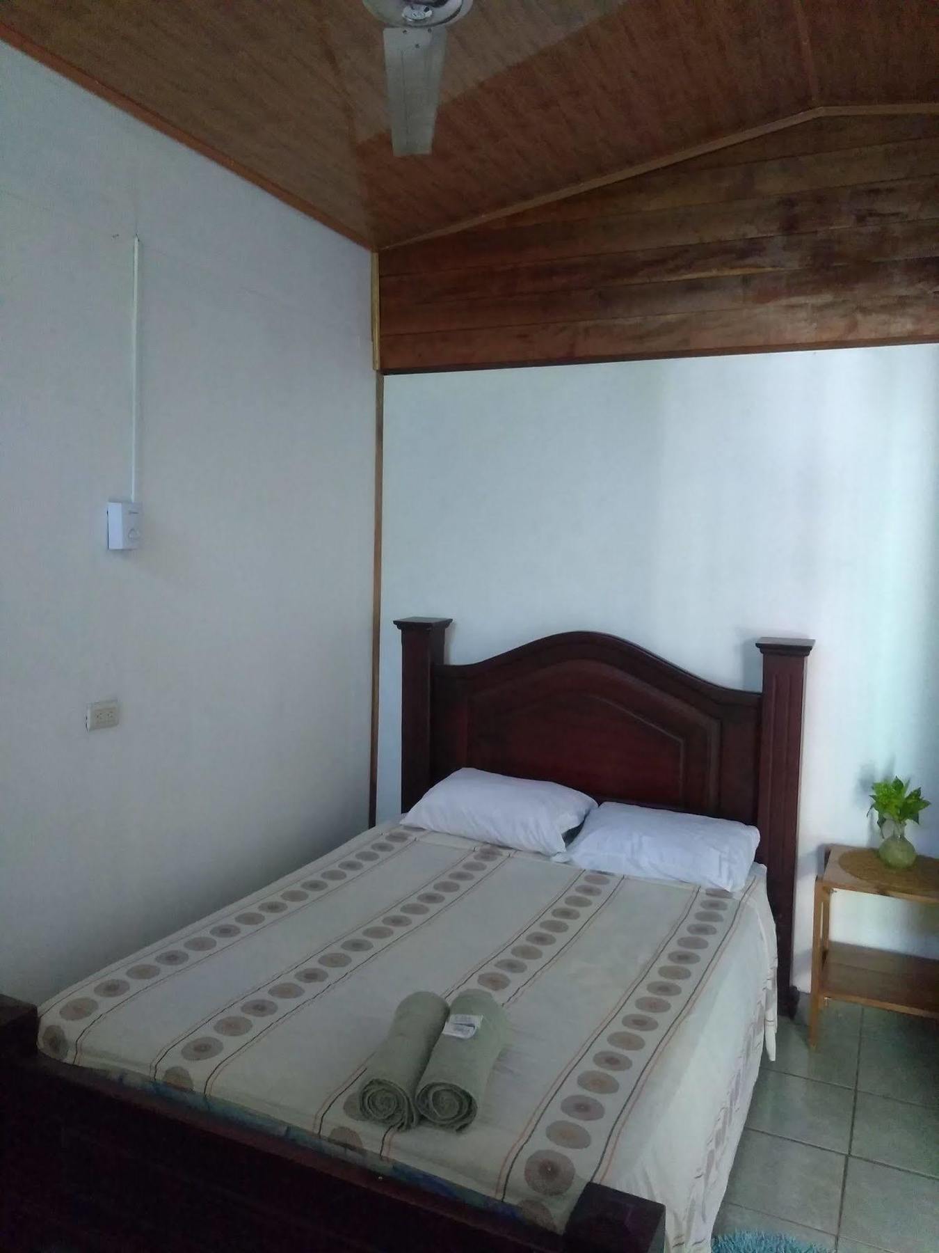 Hostal Cecilia Puerto Viejo de Talamanca Ngoại thất bức ảnh