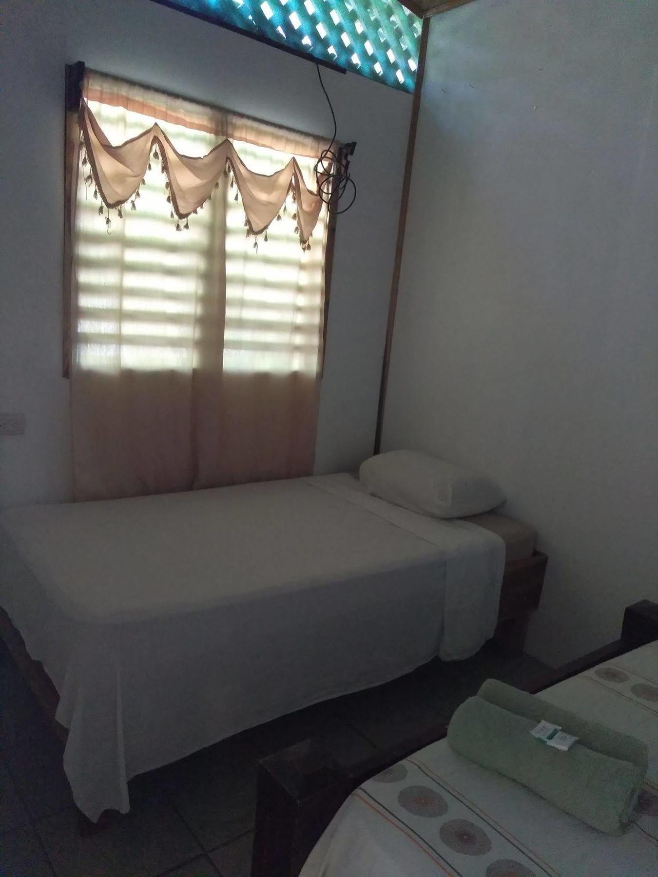 Hostal Cecilia Puerto Viejo de Talamanca Ngoại thất bức ảnh