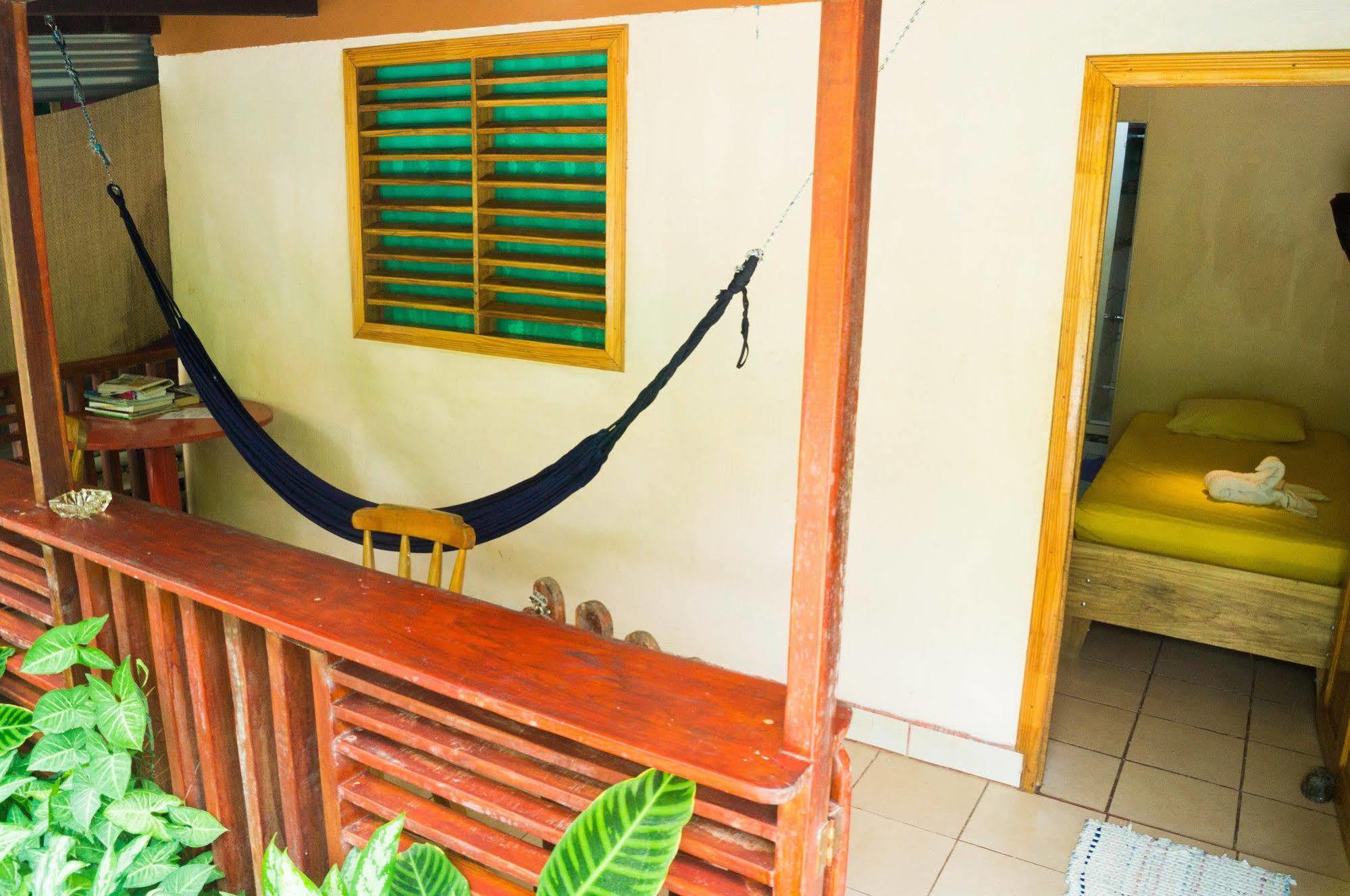 Hostal Cecilia Puerto Viejo de Talamanca Ngoại thất bức ảnh