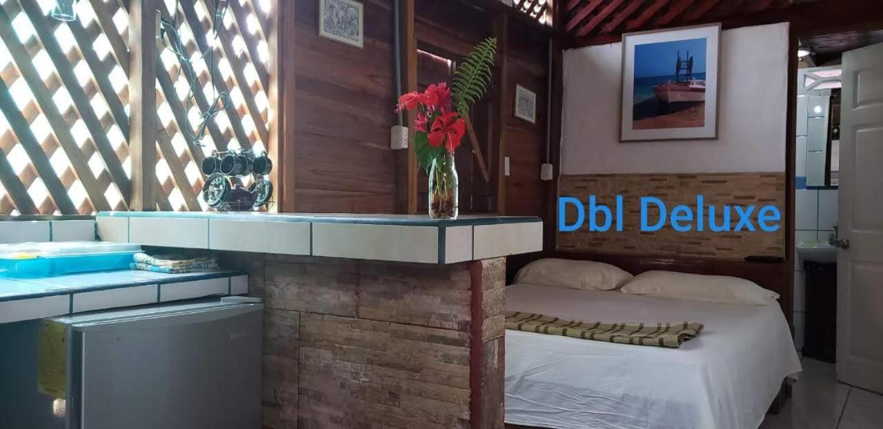 Hostal Cecilia Puerto Viejo de Talamanca Ngoại thất bức ảnh